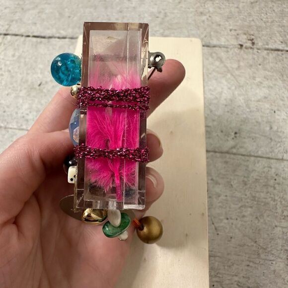 Vintage Funky Signed 1986 Acrylic Brooch - Picture 4 of 9